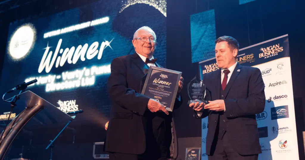 Wigan-Business-Awards-Lifetime-Achievement-Award-Winner-Bill-Varty-With-Cllr-Dane-Anderton